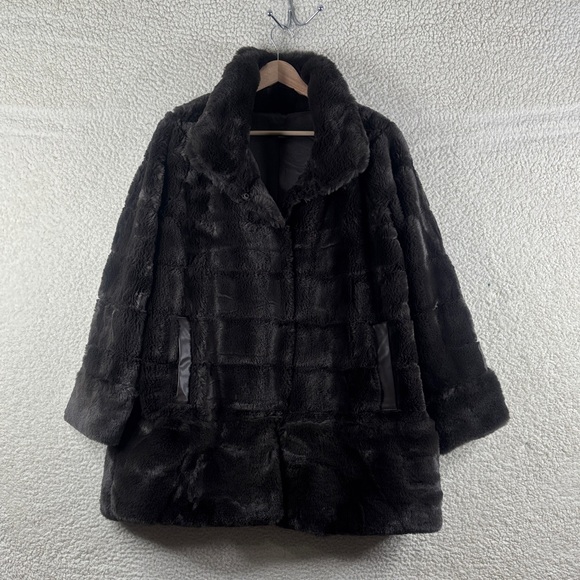 Nina Leonard Jackets & Blazers - NWOT Nina Leonard Womens Espresso Horizontal Stripe Faux Fur Teddy Jacket Size M